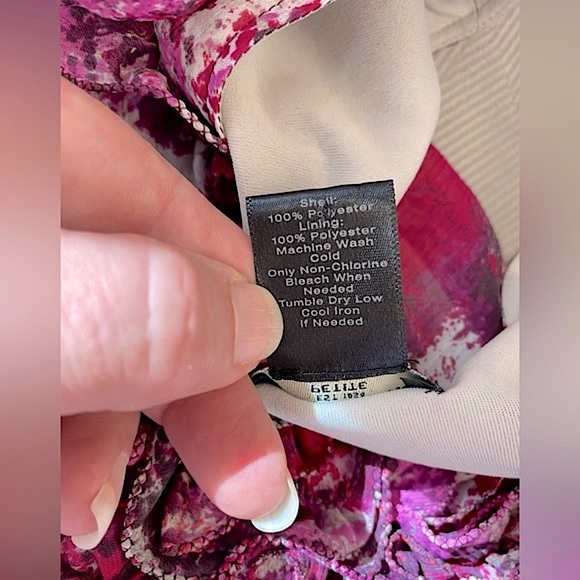 Ann Taylor Petite Top🌺🌸 - Picture 8 of 9